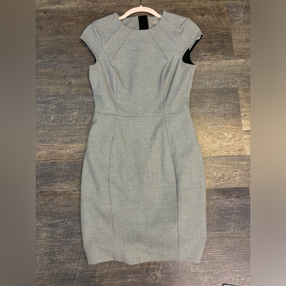 H&M | size 4 | houndstooth grey sheath dress with capped sleeves - Picture 2 of 5